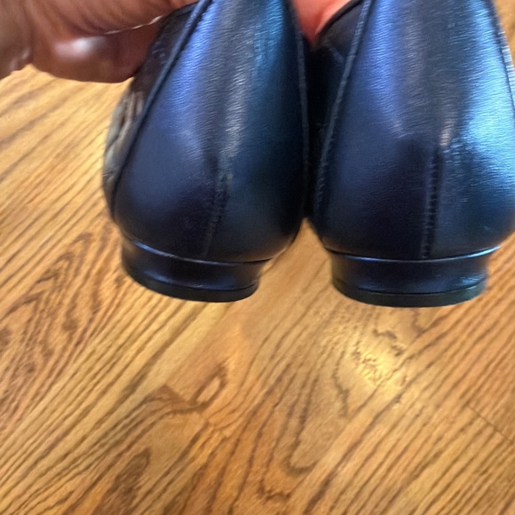 Manolo Blahnik blue flat shoes/ size 38 - Picture 5 of 6